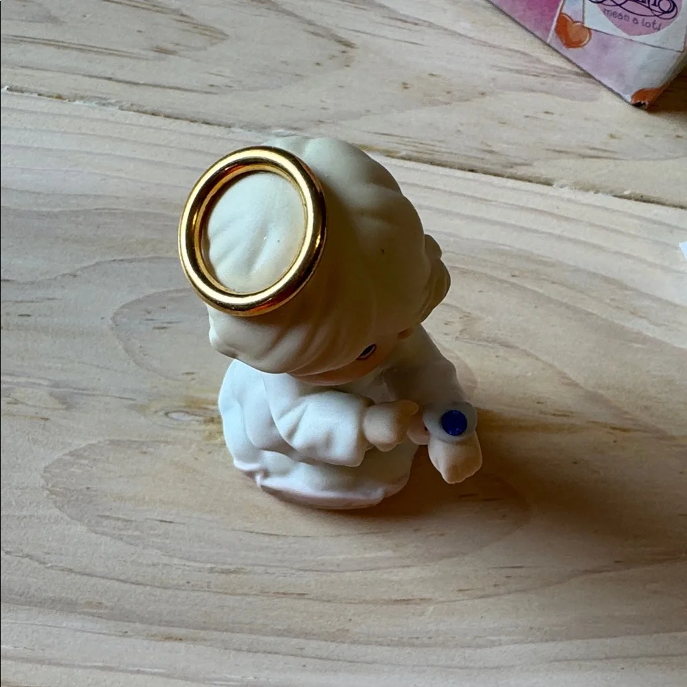 Precious Moments Porcelain Figurine Month Of December Model #261327